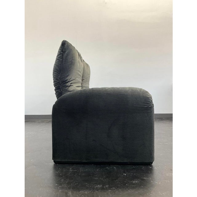 Cassina Vintage Grey Velvet Maralunga Sofa with Armchair by Vico Magistretti for Cassina, 1970s, Set of 2 For Sale - Image 4 of 18