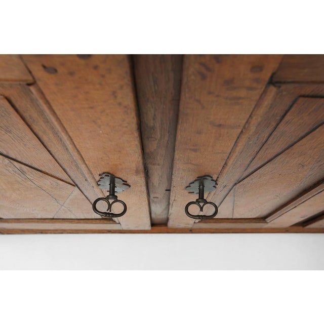 Early 18th Century German Vitrine Cabinet, 1730s For Sale - Image 14 of 18