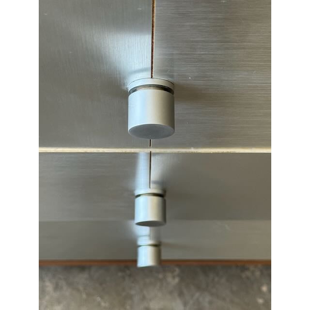 1980s Post Modern Mahogany & Aluminum 6 Drawer Dresser For Sale - Image 16 of 17