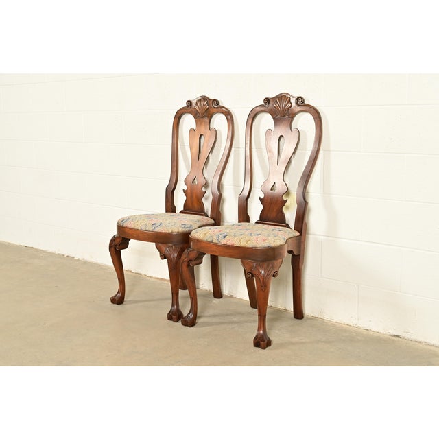 An outstanding pair of Georgian, Chippendale, or Queen Anne style dining chairs By Kittinger, "Colonial Williamsburg"...