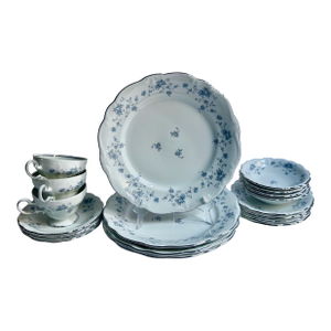 Circa 1970s Johann Haviland "Blue Garland" Porcelain & Platinum Dinnerware Set- 18 Pieces