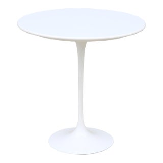 Mid-Century Modern Eero Saarinen for Knoll 20" Round White Tulip Side Table For Sale