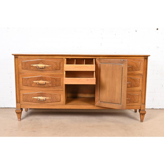 Romweber Mid-Century Hollywood Regency Walnut and Burl Wood Long Dresser or Credenza, Circa 1960s For Sale In South Bend - Image 6 of 12
