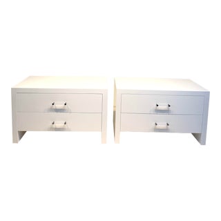 1960s Hollywood Regency White Nightstands With Lucite Pulls - a Pair For Sale