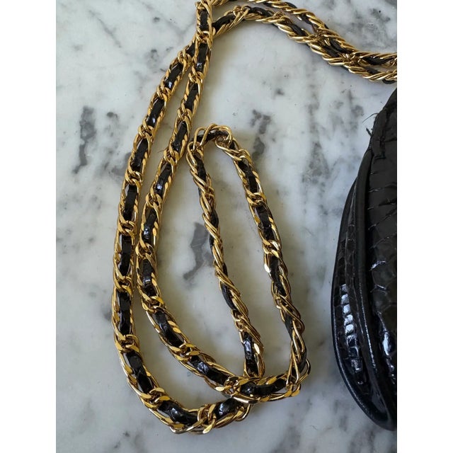 Contemporary 1980s Snakeskin and Gold Tone Shoulderbag For Sale - Image 3 of 8