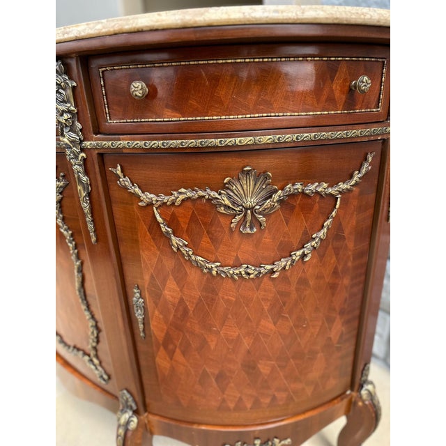1960s Louis XV-Style Marble-Top Sideboard With Ormolu Mounts For Sale In Miami - Image 6 of 18