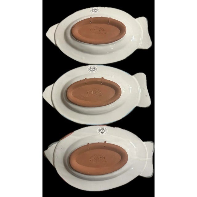 Mackenzie Childs Vintage Mackenzie-Childs Hand Painted Terracotta Fish Platters or Wall Decor - Set of 3 For Sale - Image 4 of 9