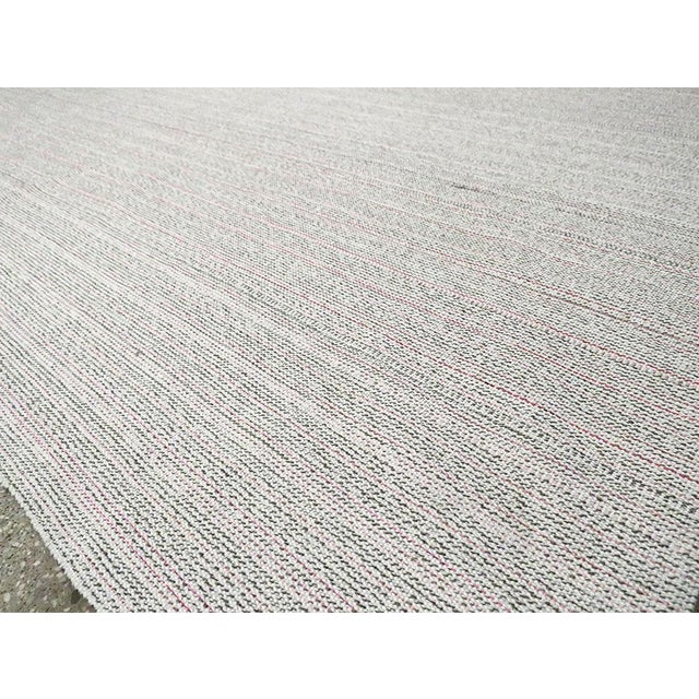 White Galerie Shabab Collection Mid-20th Century Handmade Turkish Flatweave Kilim Room Size Carpet in White For Sale - Image 8 of 9