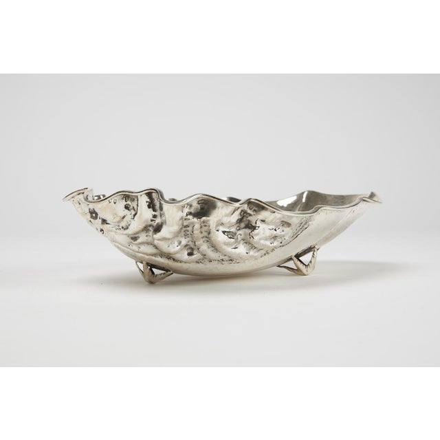 Embossed Silver Centerpiece in the Shape of a Shell from Arrigo Finzi Silverware For Sale - Image 3 of 7