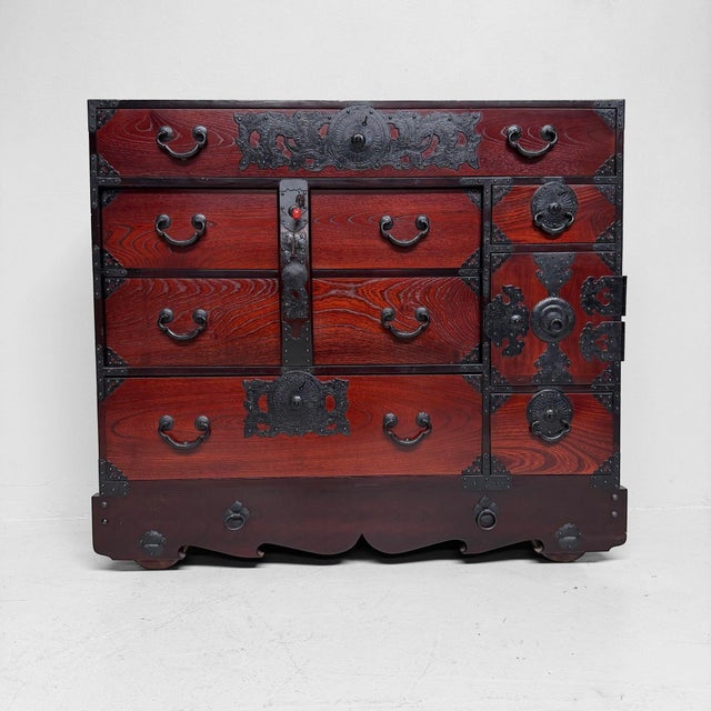 Traditional Iwayado Kuruma-Dansu on Wooden Wheels, Japan, 1960s For Sale - Image 13 of 13