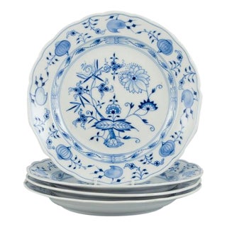 Blue Onion Pattern Dinner Plates in Porcelain from Meissen, Germany, Set of 4 For Sale