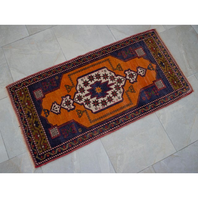 1970s Hand Knotted Small Oushak Rug. Low Pile Entryway Decor DoorMat - 23'' X 46'' For Sale - Image 5 of 8
