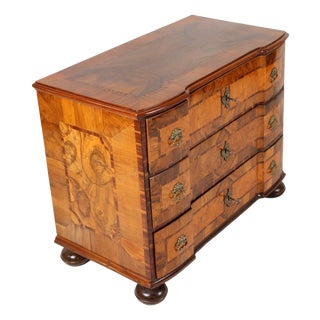 Baroque Chest of Drawers in Walnut, Braunschweig, Germany, 1780 For Sale