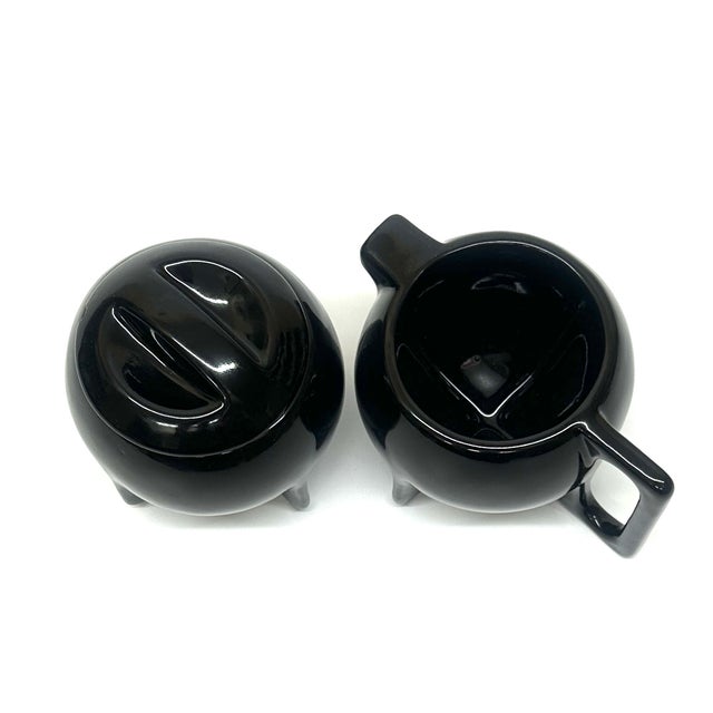 1980s 1980s Bauhaus Revival Spherical Black Ceramic Creamer & Sugar Bowl Set Attributed to Cowan Pottery For Sale - Image 5 of 10