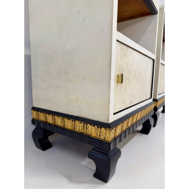 Italian Art Deco Parchment, Gold Leaf and Black Lacquer Nightstands, 1940s, Set of 2 For Sale - Image 6 of 14