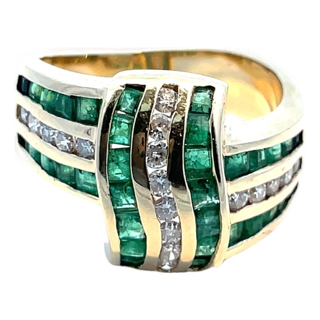 14k Yellow Gold Diamond & 1 Carat Weight Emerald Knot Ring, Size 7.5 For Sale