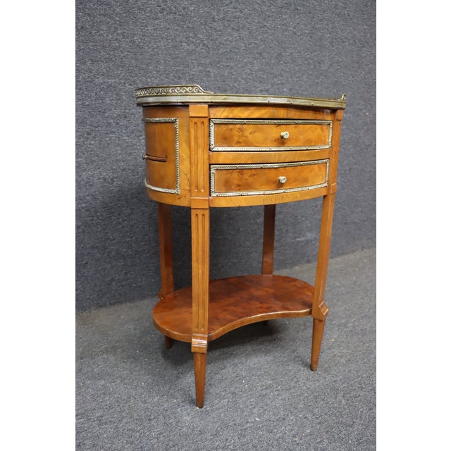 French Louis XVI Revival Walnut Bouillotte Side Table With Marble Top For Sale In Philadelphia - Image 6 of 13