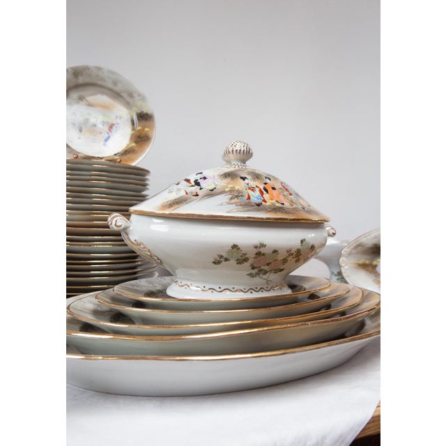 Japanese Showa Porcelain Kutani Dinner Service with Geishas and Fuji, 1940s, Set of 81 For Sale - Image 9 of 17