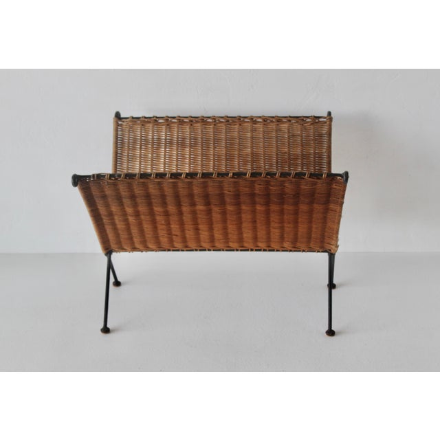 Brown Mid 20th Century Scandinavian Style Hand-Woven Rattan Metal Folding Magazine Newspaper Rack Mid Century Modern For Sale - Image 8 of 16