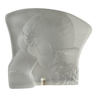 Early 20th Century Art Deco Frosted Pate De Verre Lamp For Sale