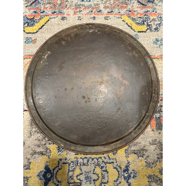 Antique Middle Eastern Engraved Copper Tray With Figural Court Scene & Calligraphy – Large Round Wall Art For Sale In San Diego - Image 6 of 7