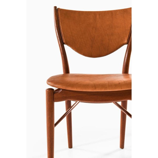 Vintage Dining Chairs in Leather and Teak by Finn Juhl, 1952, Set of 6 For Sale - Image 3 of 11