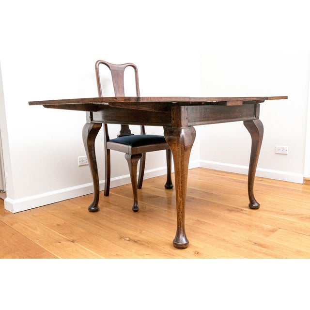 Antique Small Queen Anne Style Extendable Dining Set—Five Pieces For Sale - Image 4 of 17