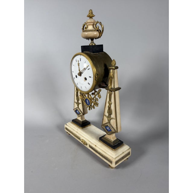 Late 18th Century Louis XVI Portico Clock in White Marble and Porcelain from Wedgwood, 1780 For Sale - Image 5 of 8