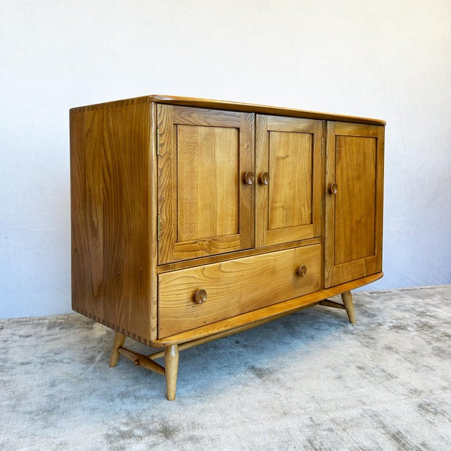 Mid-Century Modern Model 467 Elm Sideboard by Lucian Ercolani for Ercol, 1950s For Sale - Image 3 of 18