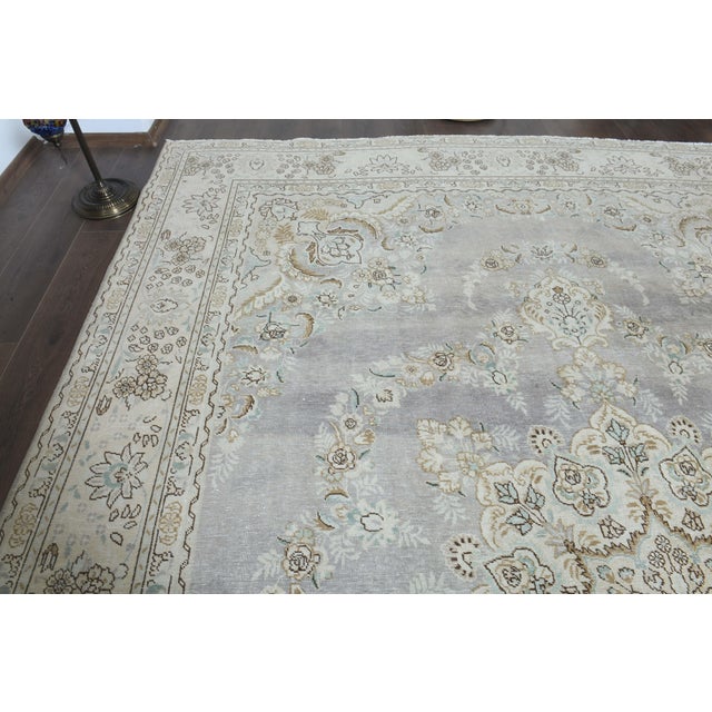 1970s Vintage Persian Handmade Wool Cotton Gray Area Rug For Sale - Image 4 of 11