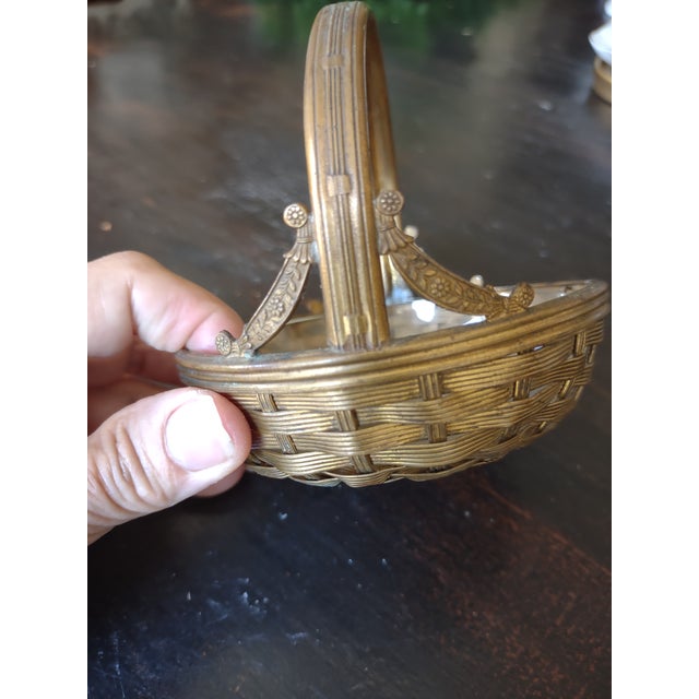 1940s Vintage Woven Handled Brass Basket For Sale In Atlanta - Image 6 of 7