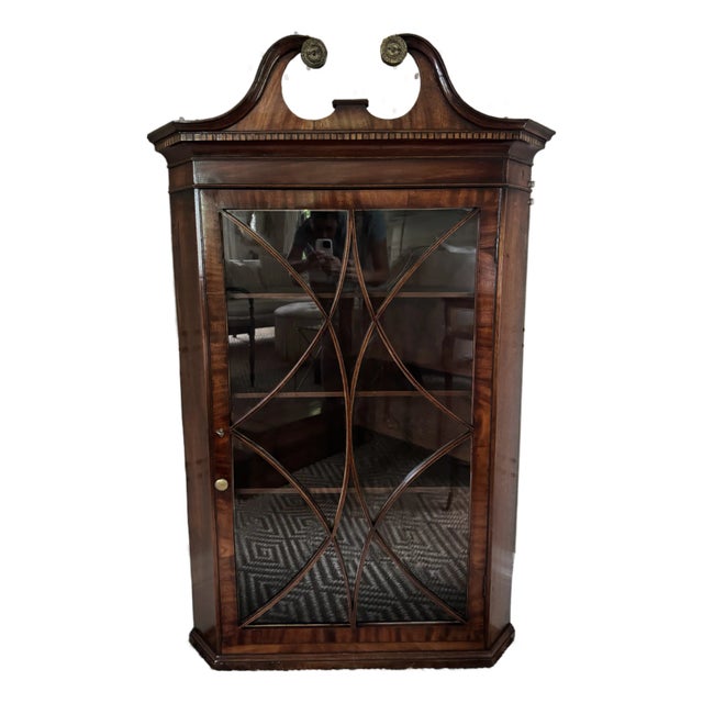 Georgian Mahogany Hanging Corner Cupboard With a Glass Front For Sale