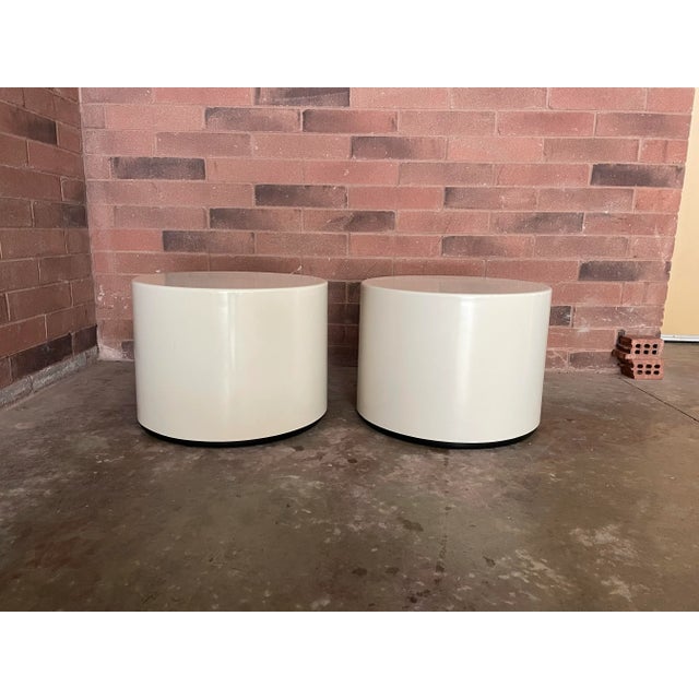Pair of 1970s 70s Space Age Fiberglass Round Drum Side Tables Coffee Table a Pair For Sale - Image 9 of 11