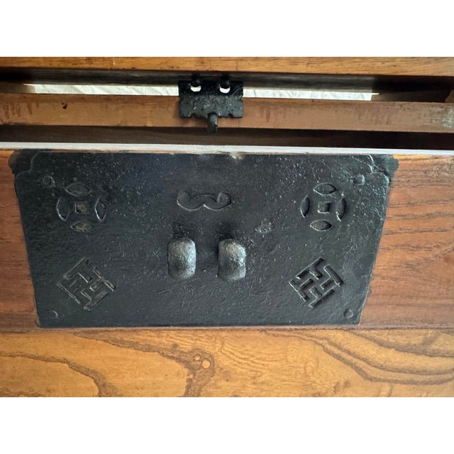 Brown Late 19th Century Traditional Korean Duiju Rice Chest - Solid Wood and Iron Hardware For Sale - Image 8 of 12