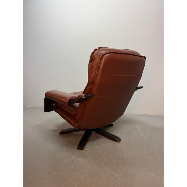 Wood Vintage Swivel Lounge Chair in Cognac Leather on Plywood Frame from Leolux, 1970s For Sale - Image 7 of 10