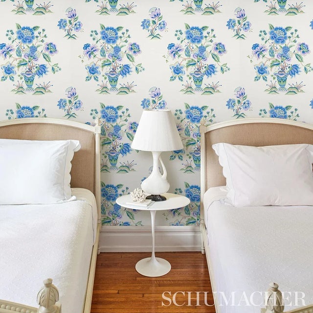 Schumacher Sample - Schumacher Ashford Wallpaper in Cornflower & Lilac For Sale - Image 4 of 5