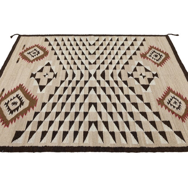 Contemporary Navajo-Style Graphic Geometric Wool Rug Southwestern Flat-Weave For Sale - Image 4 of 10