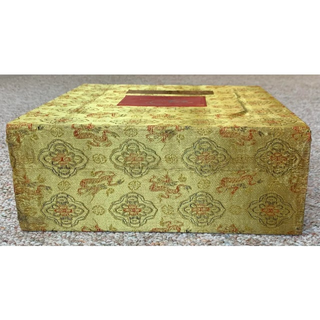 Vintage Ceramic Flower Plate For Sale In Los Angeles - Image 6 of 12