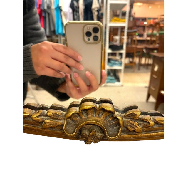 French Louis XV Style Carved Giltwood Wall Mirror With Shell Crest and Floral Details For Sale In Seattle - Image 6 of 10
