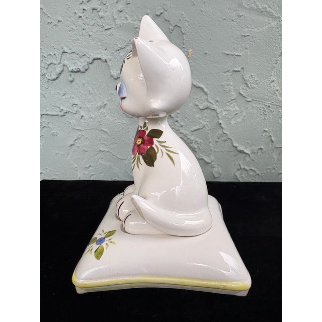 1960s 1960s Enesco Japan Hand-Painted Ceramic Cat & Pillow Salt & Pepper Shaker Set For Sale - Image 5 of 8