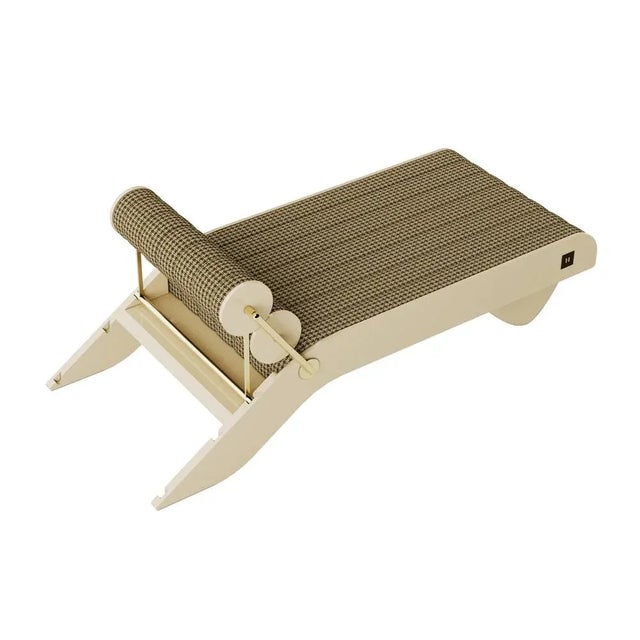 Tropez Sunbed Fern is a modern-shaped piece that brings an artistic concept to any space. Tropez sunbed is a modern...