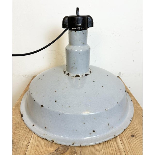 Large Mid-Century Industrial Grey Enamel Factory Lamp, 1950s For Sale - Image 10 of 17
