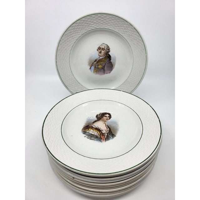 This set of 12 Lebacqz and Bouchart earthenware plates from Saint-Amand represents a real treasure for lovers of porcelain...