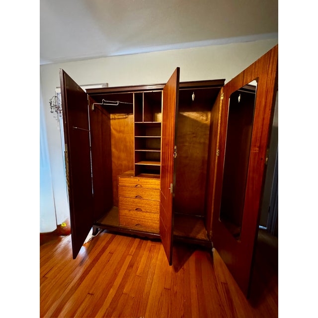 Rare English Art Deco Warings Perfection Mahogany Wardrobe c.1930 | Lancaster Factory For Sale - Image 10 of 10