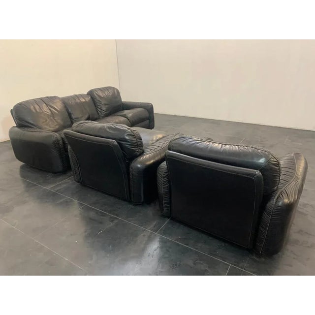 1970s Piumotto Sofa & Armchairs by Arrigo Arrighi for Busnelli, Set of 3 For Sale - Image 5 of 18