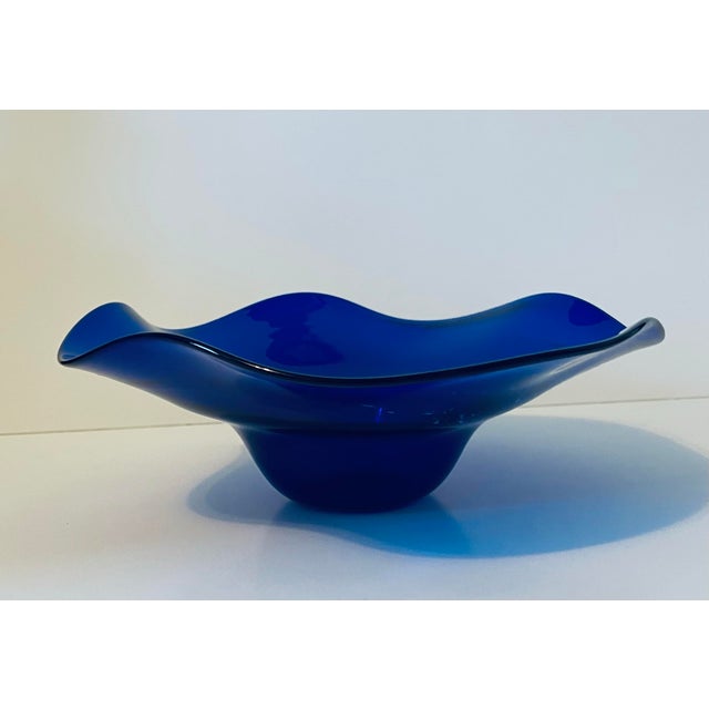 Glass 1988 Signed Brian Higer Postmodern Cobalt Blue Glass Wave Centerpiece Bowl For Sale - Image 7 of 8