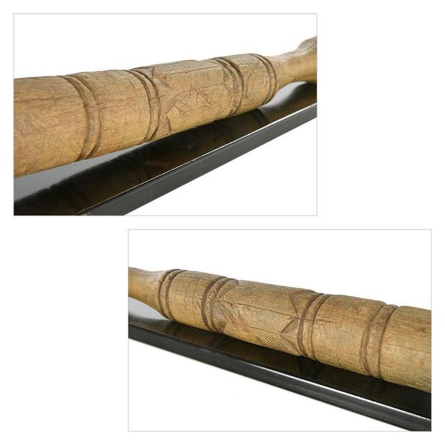 Coming from the African artisanal tradition, this ancient carved stick testifies to the close link between art, symbolism...