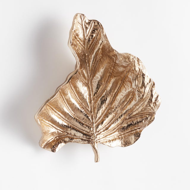 What a beauty! Cast from an original Colocasia leaf, with all the natural curves and scale of the real thing, this unique...