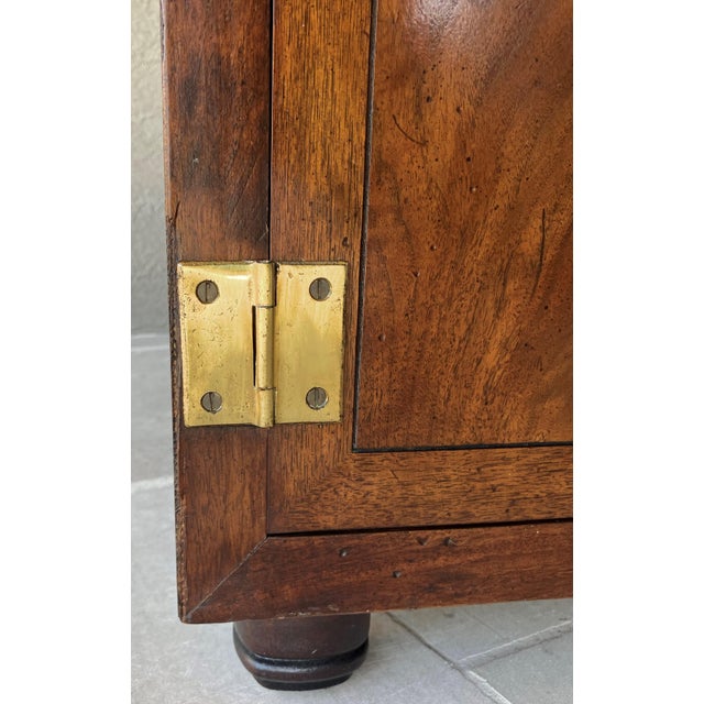 Circa 1970 Henredon Fine Furniture Chinoiserie-Style Mahogany Bedside / Chairside Commode For Sale - Image 18 of 18