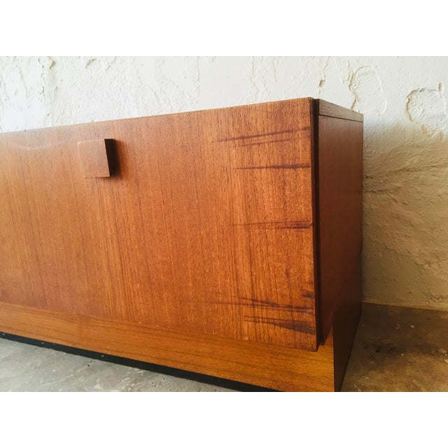 Low Teak Sideboard, 1960s For Sale - Image 6 of 10